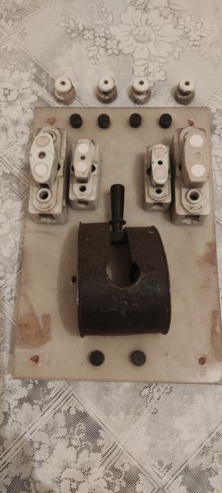 Quadro elétrico antigo