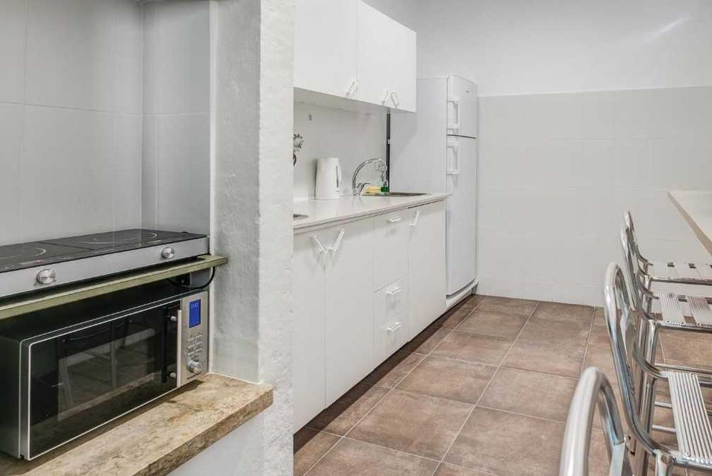 Trespasse Hostel Arroios: 41 Camas, AL em Contenção | €200k Faturação