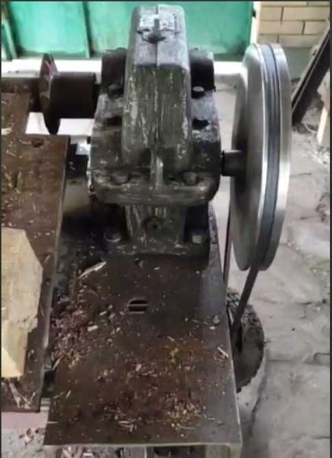 Дровокол редукторний 1:40, електричний мотор 4кв