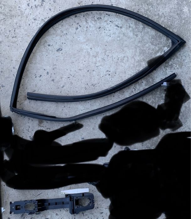 Nissan Rogue X-Trail T-32 Уплотнитель Стекла Водительская Дверь