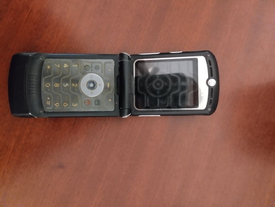 Motorola Razer V3