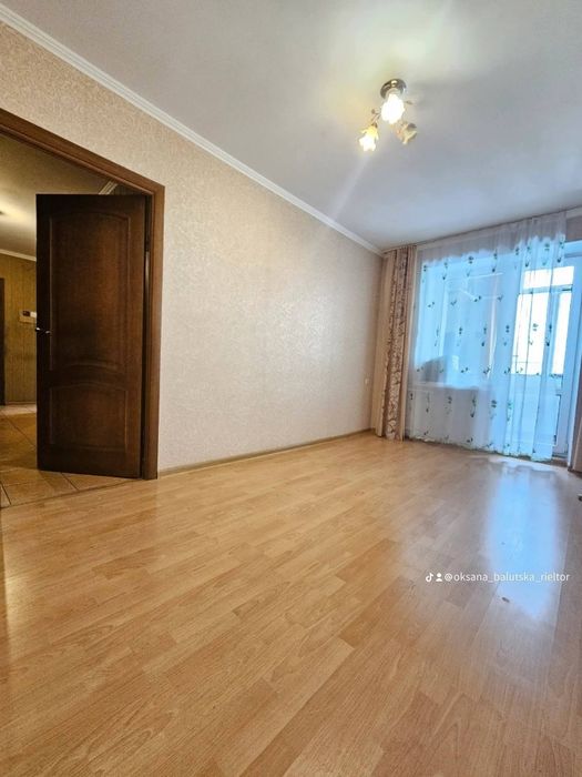 Продам 2-кім квартиру, район 8-9 школи, будинок ОСББ