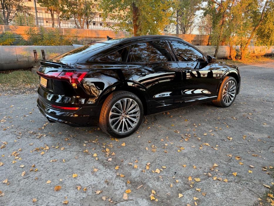 Легковий автомобіль