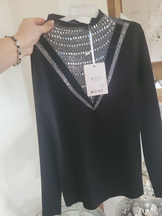 Sweterek rozmiar SM cyrkonie