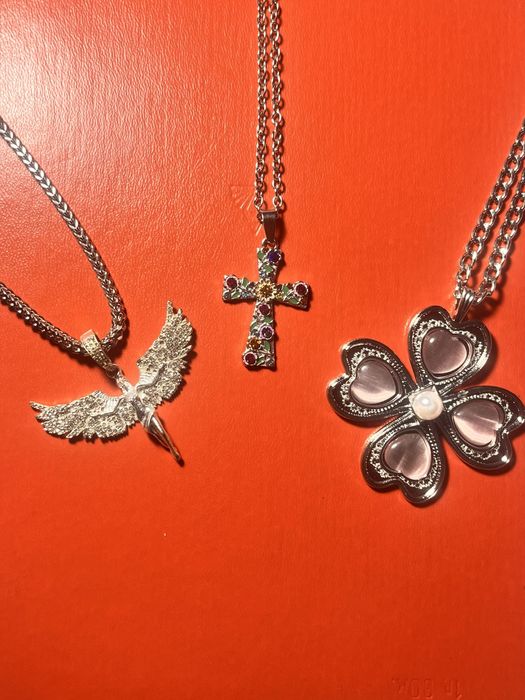 Підвіски на шию