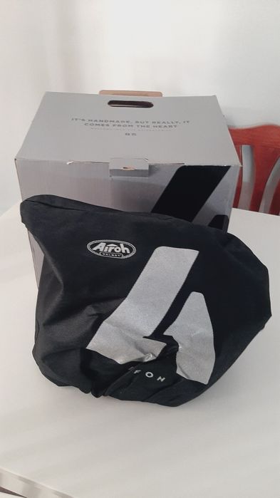 Capacete airoh novo