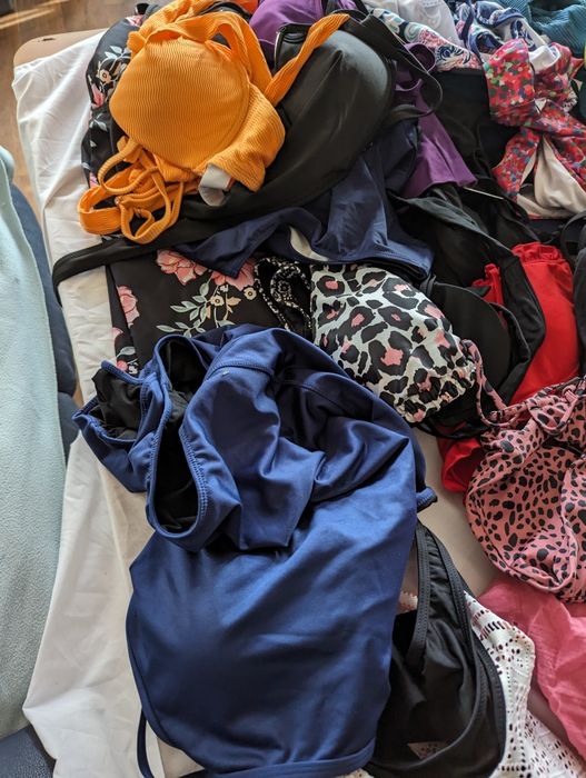 Paczka ok 60 sztuk kostiumów kąpielowych