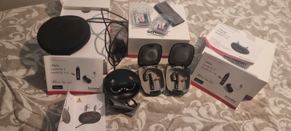 Aparelho auditivo novo na caixa