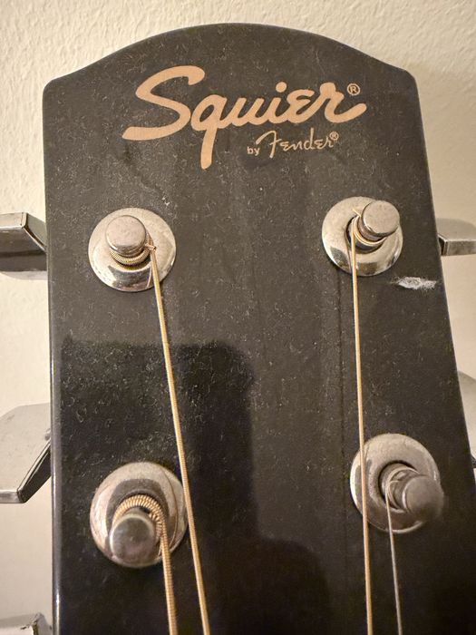 Squier by Fender SA-105CE Eletroacústica – Excelente Estado / Afinador Integrado