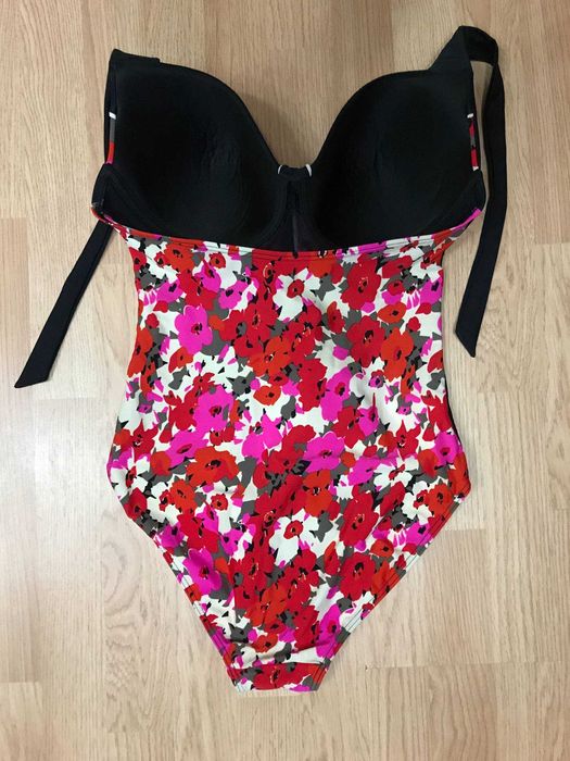 Купальник Resort сплошной чёрный маки Р.50/52