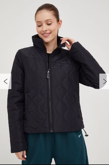 Жіноча вітрівка рібок