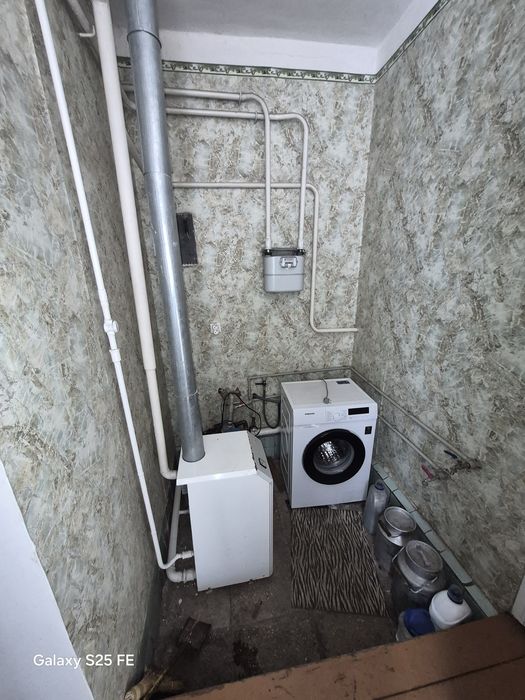 Продаж будинку поряд з містом