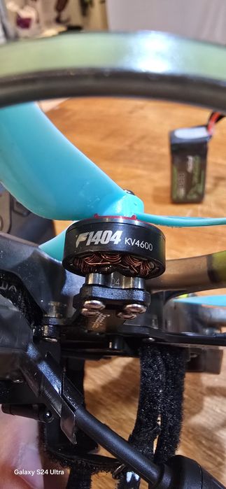 Speedybee bee 25 (Dron FPV 4s)