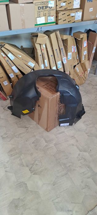 Ford Focus III 11-18 Підкрилок передній лівий/правий