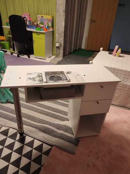 Manicure Table64552364833794124