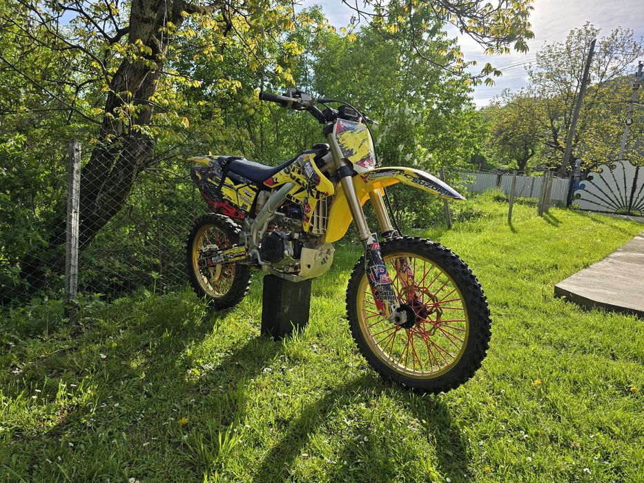 Suzuki RM-Z 250 із двигуном NC 250
