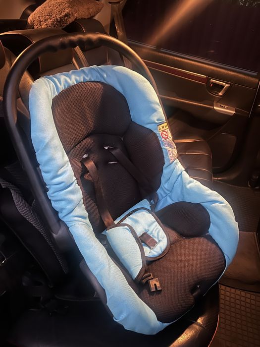 Автомобільне крісло / автолюлька