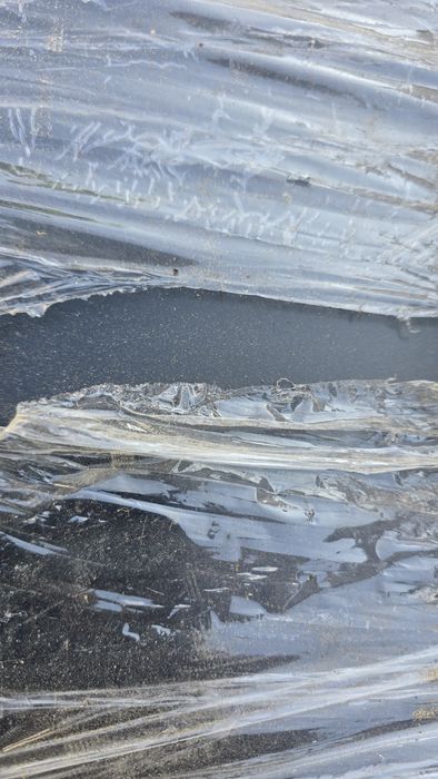 Двері темно-коричневі б/у праві.