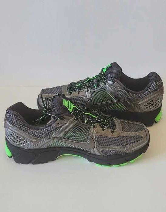 Nike Zoom Vomero 5 SE Metallic Pewter Tamanho 43 Novas