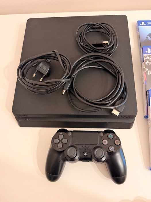 Sony PlayStation 4  1 TB