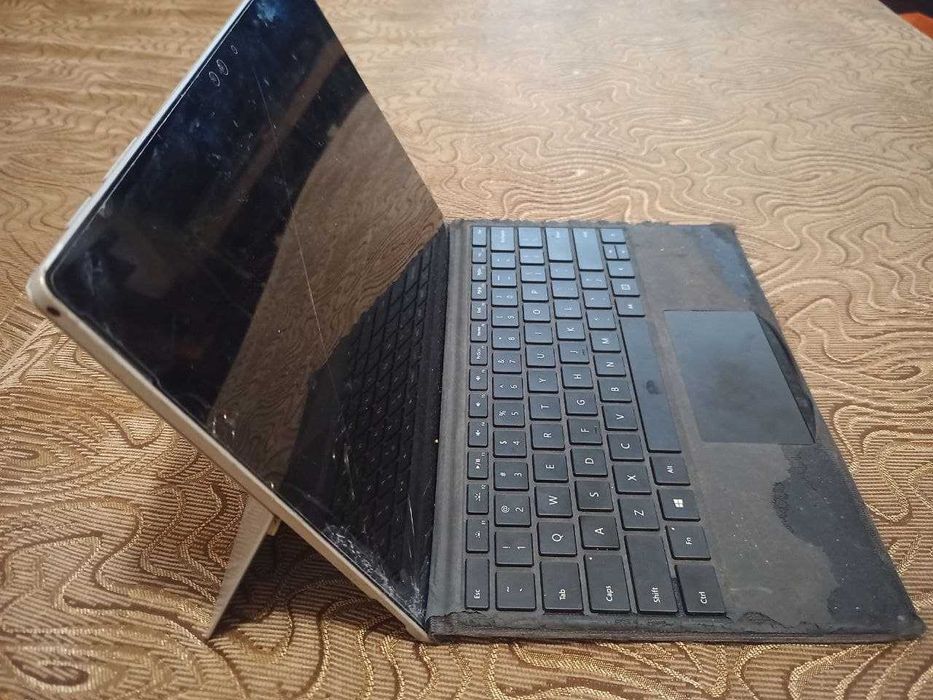Microsoft Surface Pro 4 (4/128/12,3")
