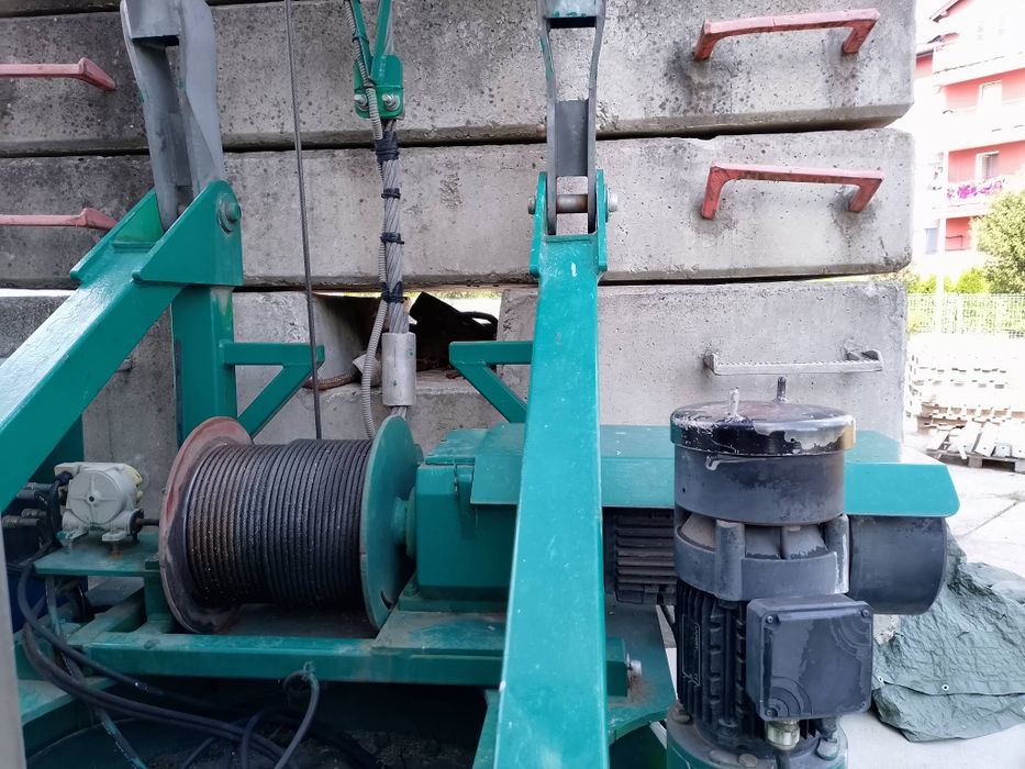 Żuraw wieżowy szybkomontujący Ja-30  2000kg 30m