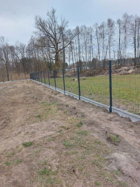 Montaż ogrodzeń panelowych Ogrodzenie panelowe bramy furtki