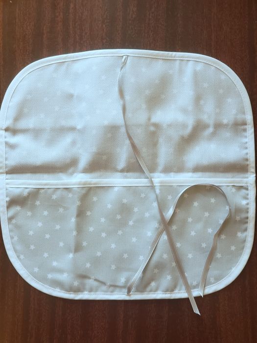 Bolsa para chinelos, com aplicação para bordados em ponto de cruz