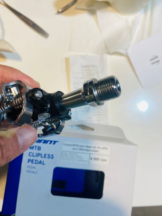 Педалі МТБ Giant  XC PRO контакти
