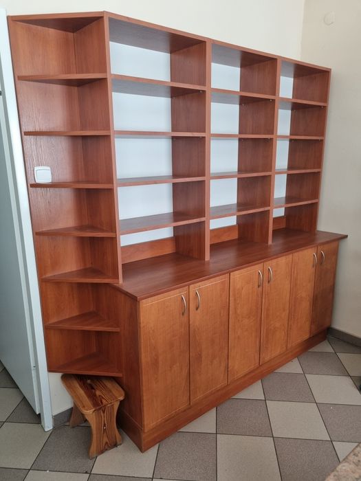 Sprzedam meble apteczne biurowe