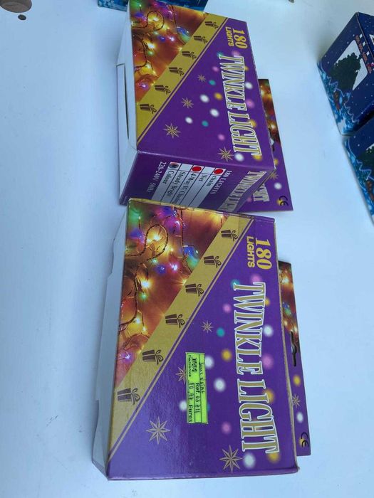 Lote de Luzes de Natal – Novas, 12 Caixas, Total 1.760 Luzes
