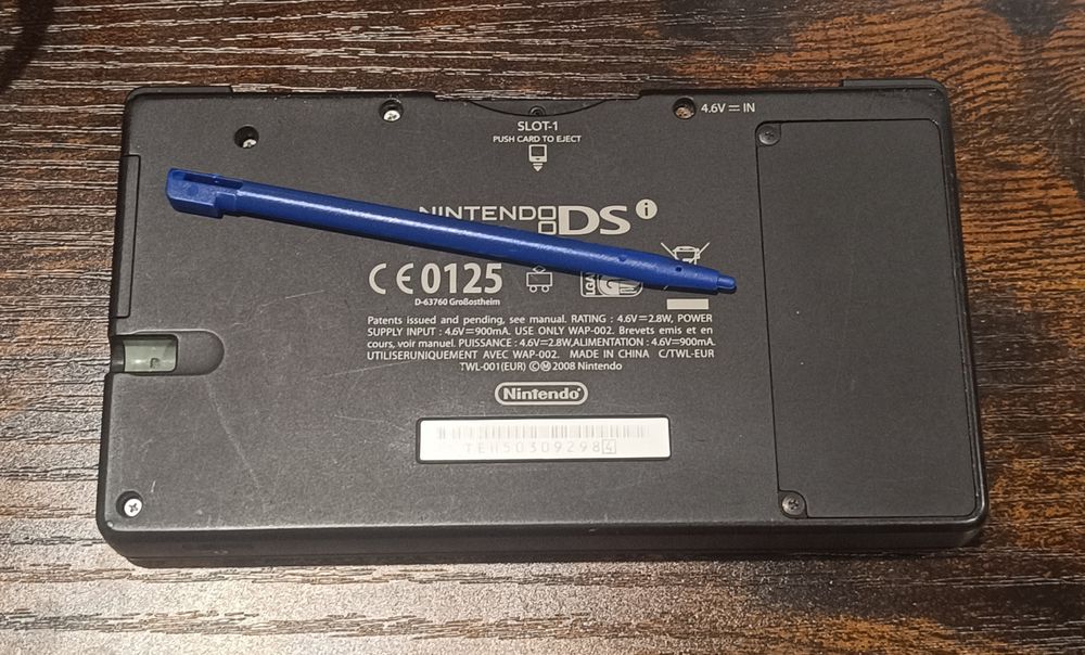 Nintendo DSi Preta + Carregador + Cartão SD (Modificada)