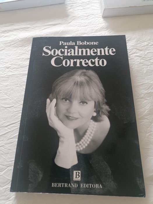 Livro "Bocado de mim" de Helena Sacadura Cabral.