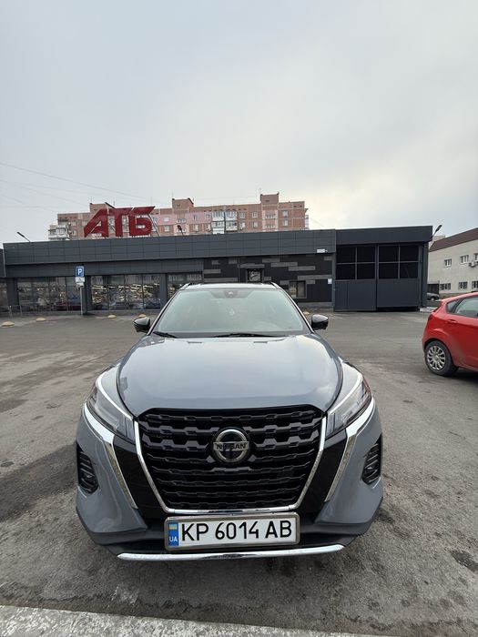 2021 Nissan KICKS SR
