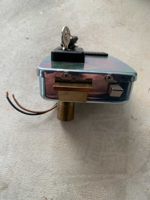 Fechadura eléctrica CISA + acessórios para portão