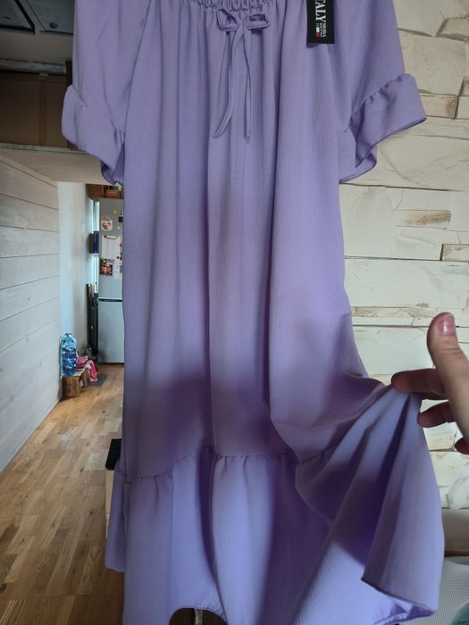 Piękna nowa hiszpanka w kolorze liliowym