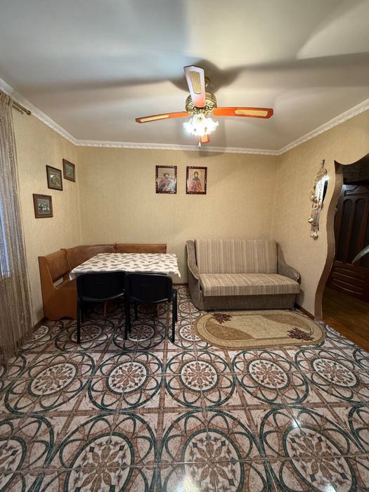 Здам трьохкімнатну квартиру з автономним опаленням