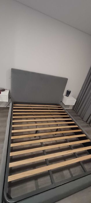 Cama de casal em tecido