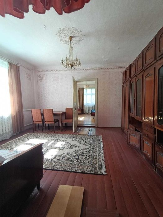 Продається будинок та земельна ділянка /Івано- Франк.