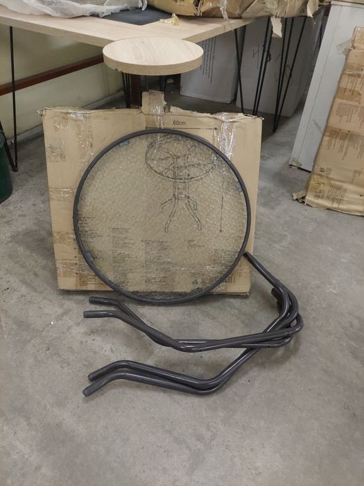 Столи і стільця(,кух.посуд