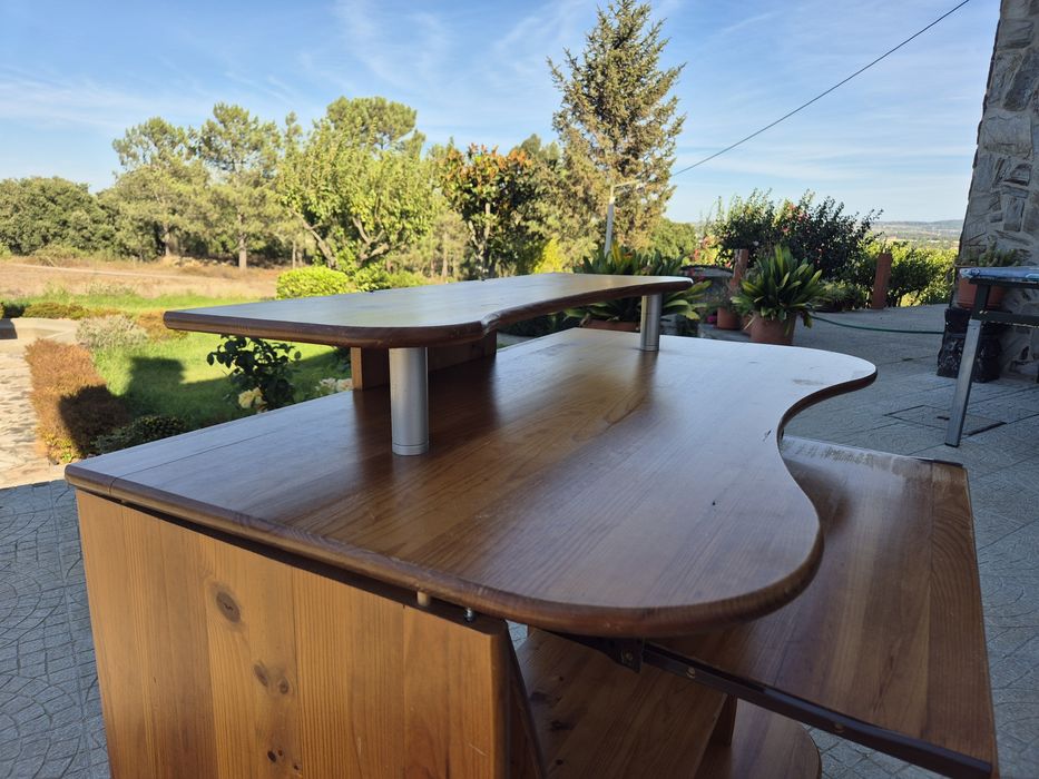 Secretária em madeira