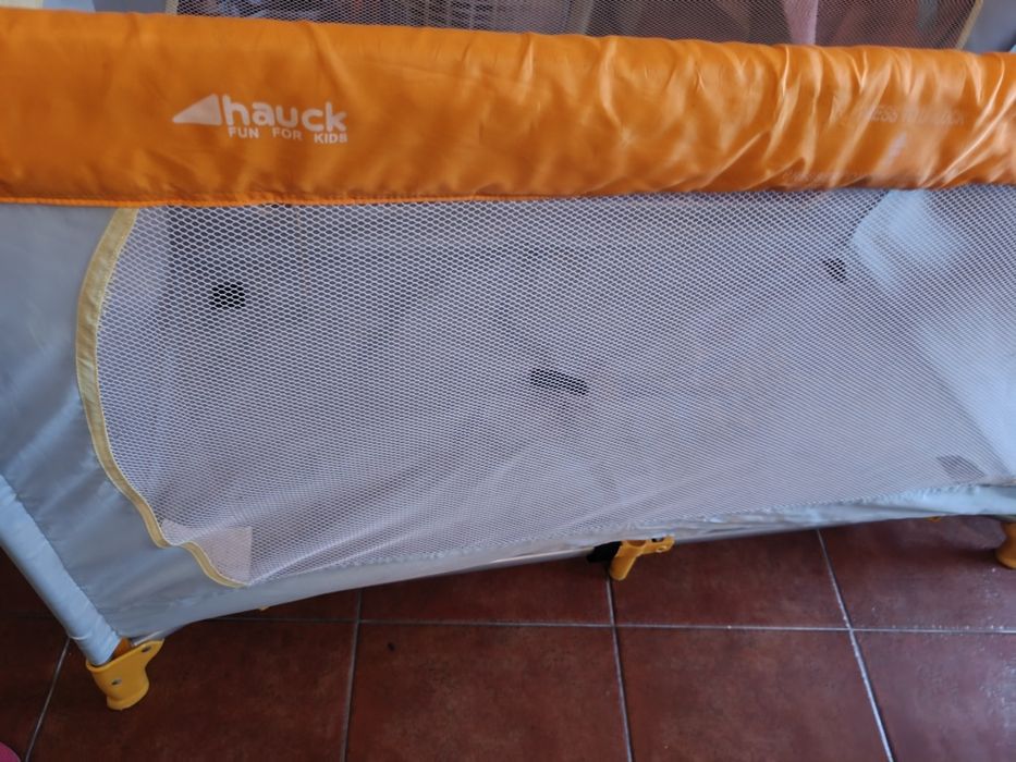 Cama de viagem de criança