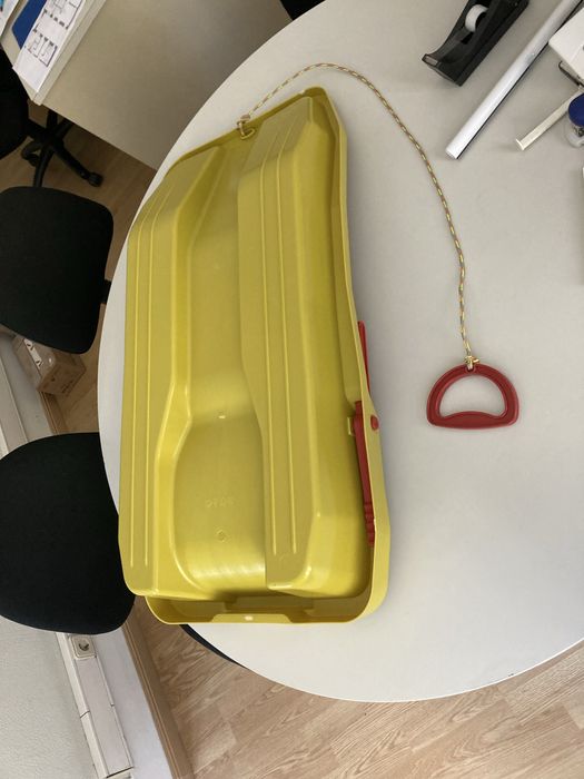 Ternó de neve amarelo