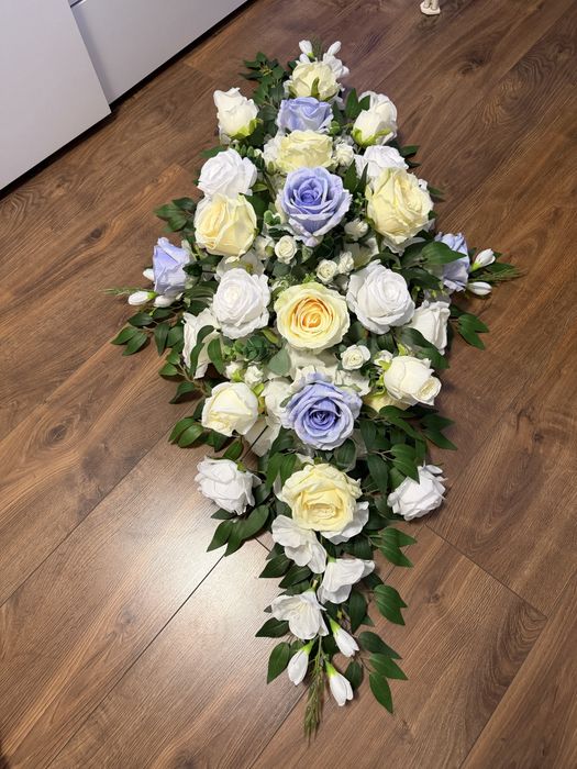 Композиції з штучних квітів на могилу/ квіти на труну/кладовище/цвинар