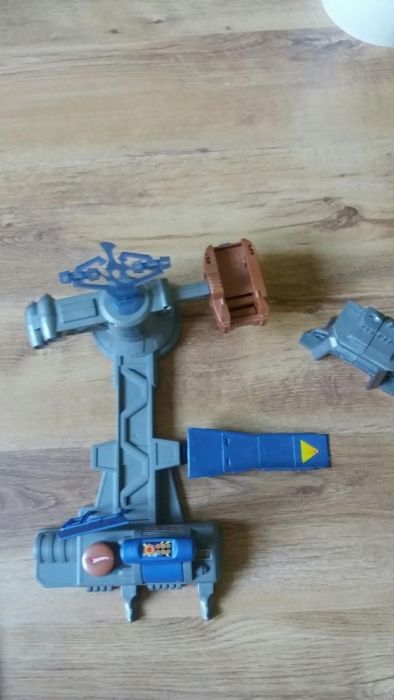Zabawka wyskocznia Hot Wheels chłopak
