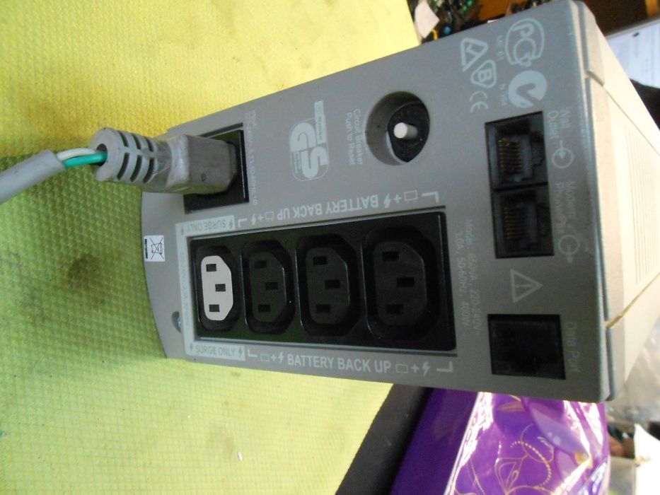 Источник бесперебойного питания APC Back-UPS CS 650VA
