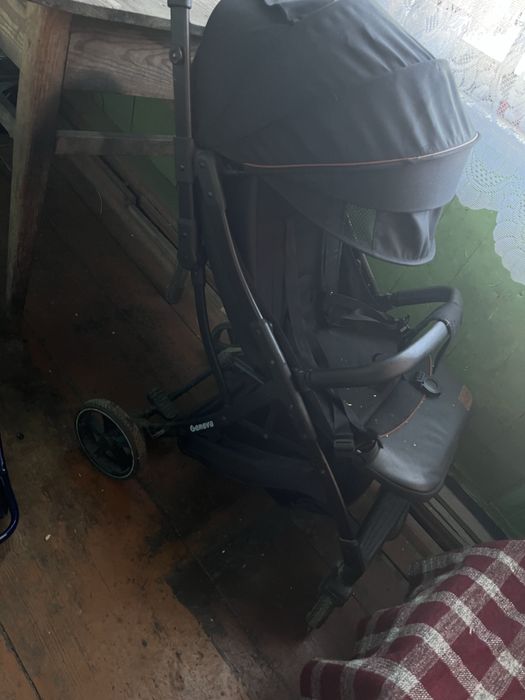 Прогулянкова візочок