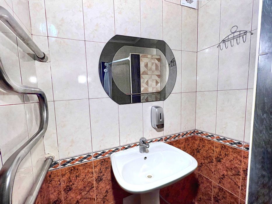 Хостел на Лівобережній, перший поверх, усі зручності!