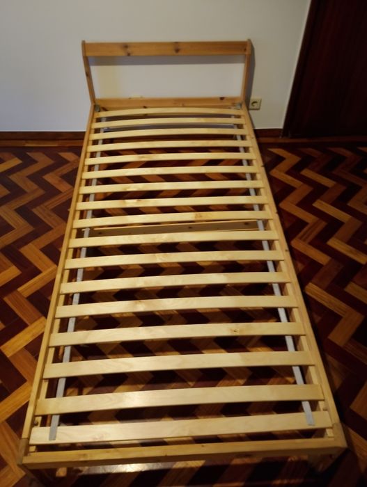 Cama Solteiro + estrado Ikea