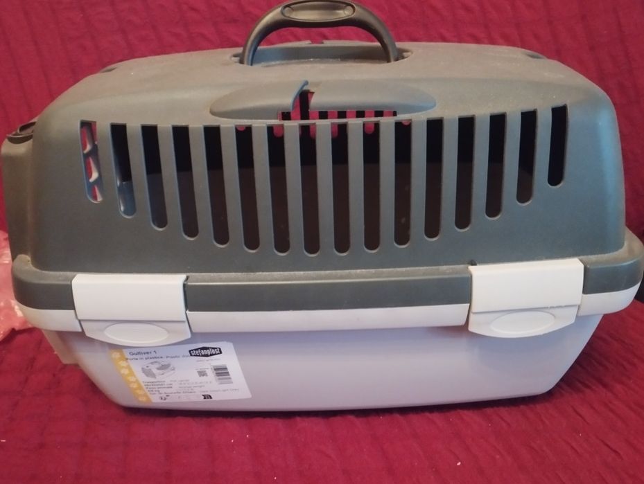 Переноска для собак и кошек.